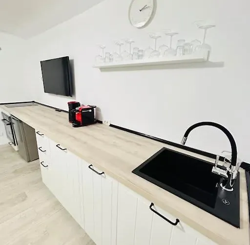 Апартаменты Urban Escape #12lunipebega *